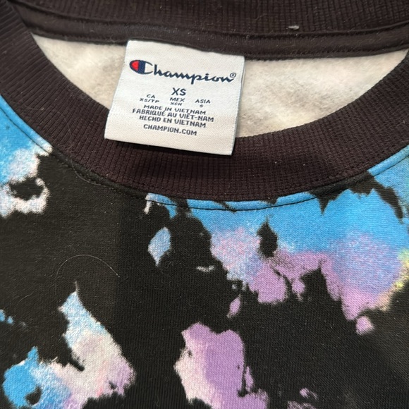 Colorful Pullover - Picture 2 of 3